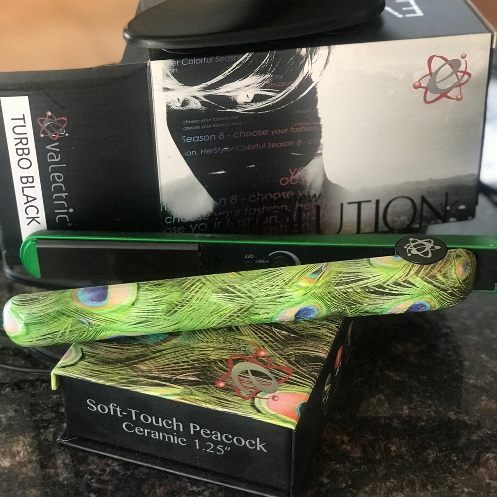 Evolution ceramic straightener